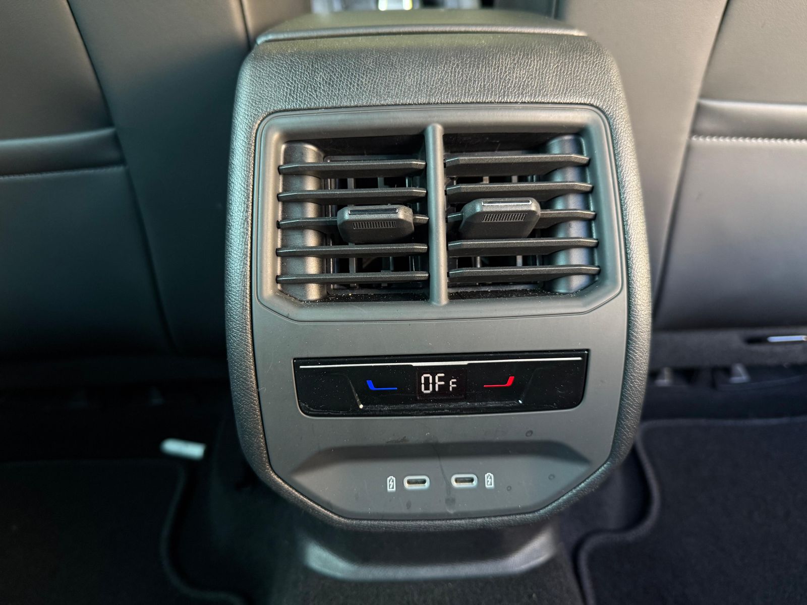 Fahrzeugabbildung SEAT Leon ST 2.0TDI DSG FR-Line LED+SHZ+VIRT+ACC+MEMO