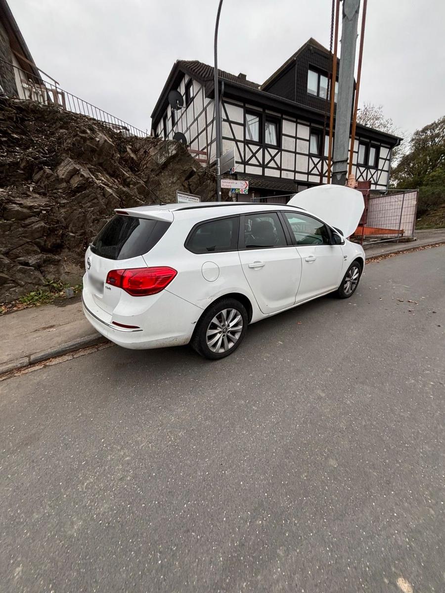 Opel Astra 2013 — photo 7