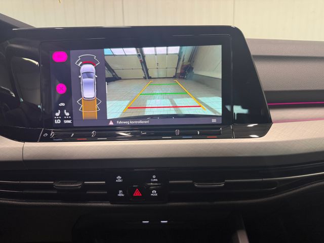 Golf VIII Life 1.5 TSI AHK STNDHZG LED