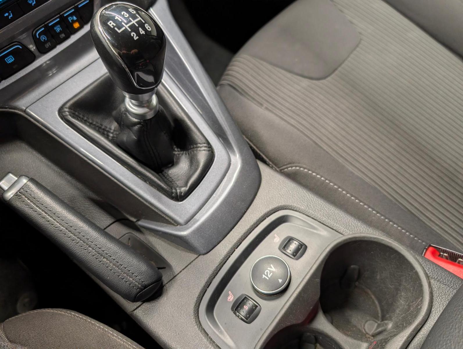 Ford Focus 2013 — photo 17