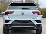 Volkswagen T-Roc 2.0 TSI DSG 4MOTION Sport VOLL - Volkswagen T-Roc: Schiebedach