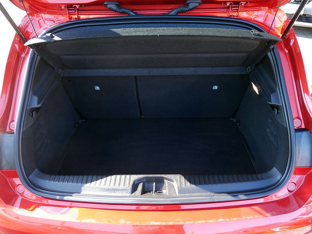 Fahrzeugabbildung Renault Clio Techno TCe 90 KLIMA PDC SHZ KAMERA NAVI LED