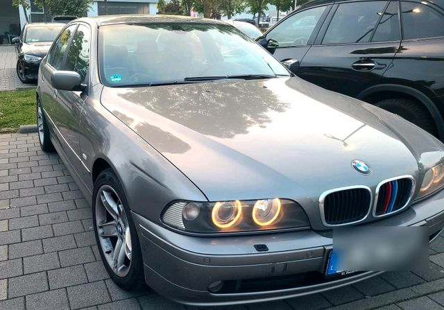 BMW E39 520i