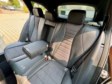 Mercedes E 200 - 9