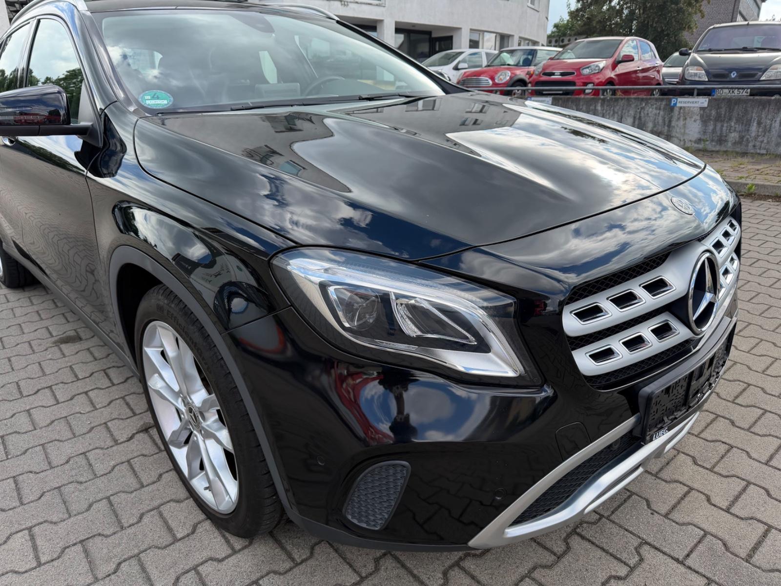 Mercedes-Benz GLA 200 * TÜV Neu * Navi * Sitzheizung * Leder