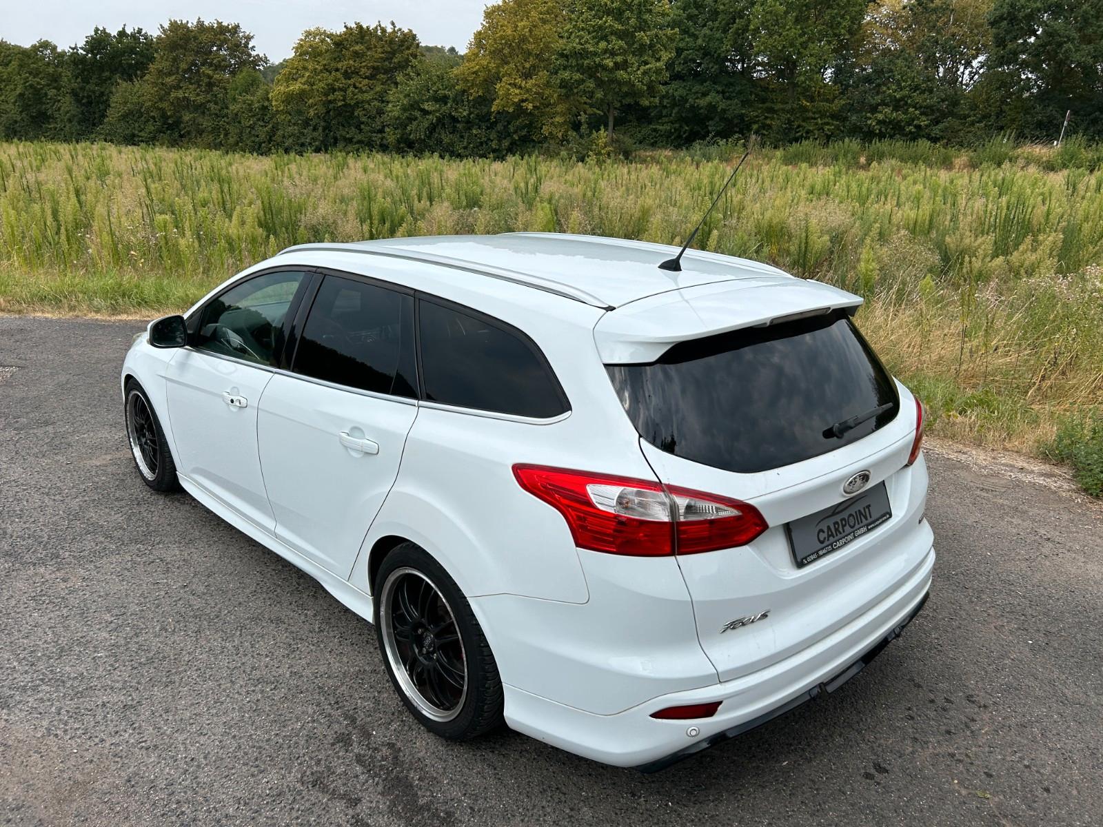 Ford Focus 2013 — photo 47