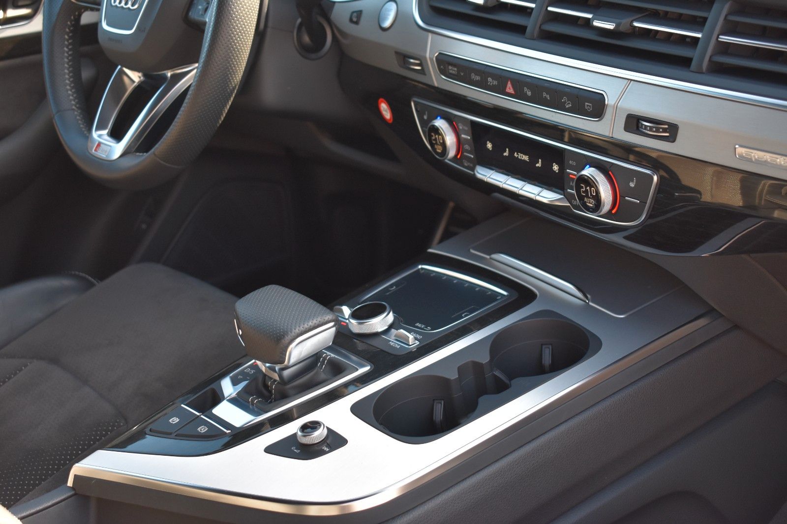 Fahrzeugabbildung Audi Q7 50 TDI quattro S Line/PANO/Night/7 Sitz/B&O