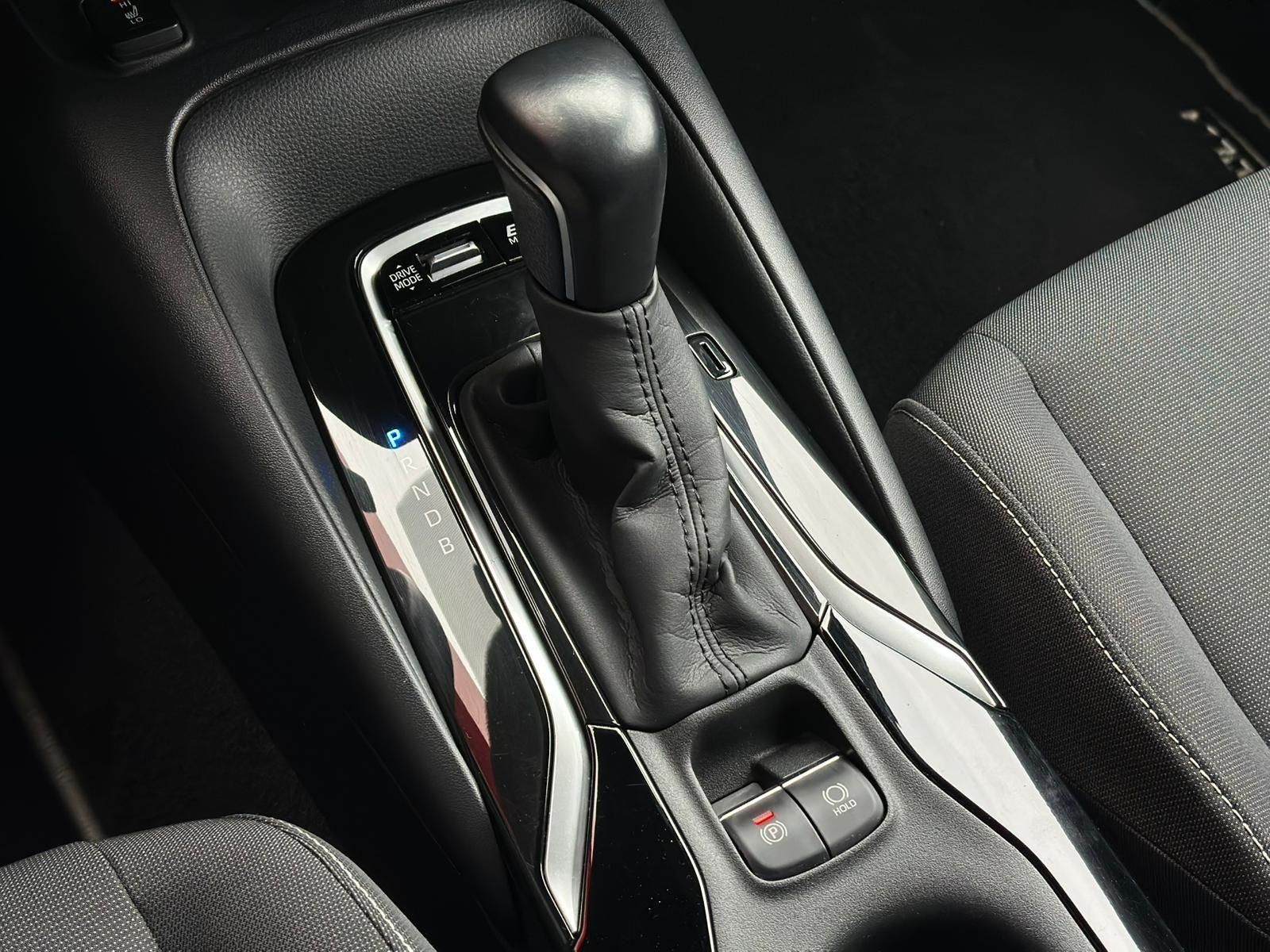 TOYOTA Corolla 1.8 HYBRID BUSINESS EDITION* LED#SHZ#LH - Image 14