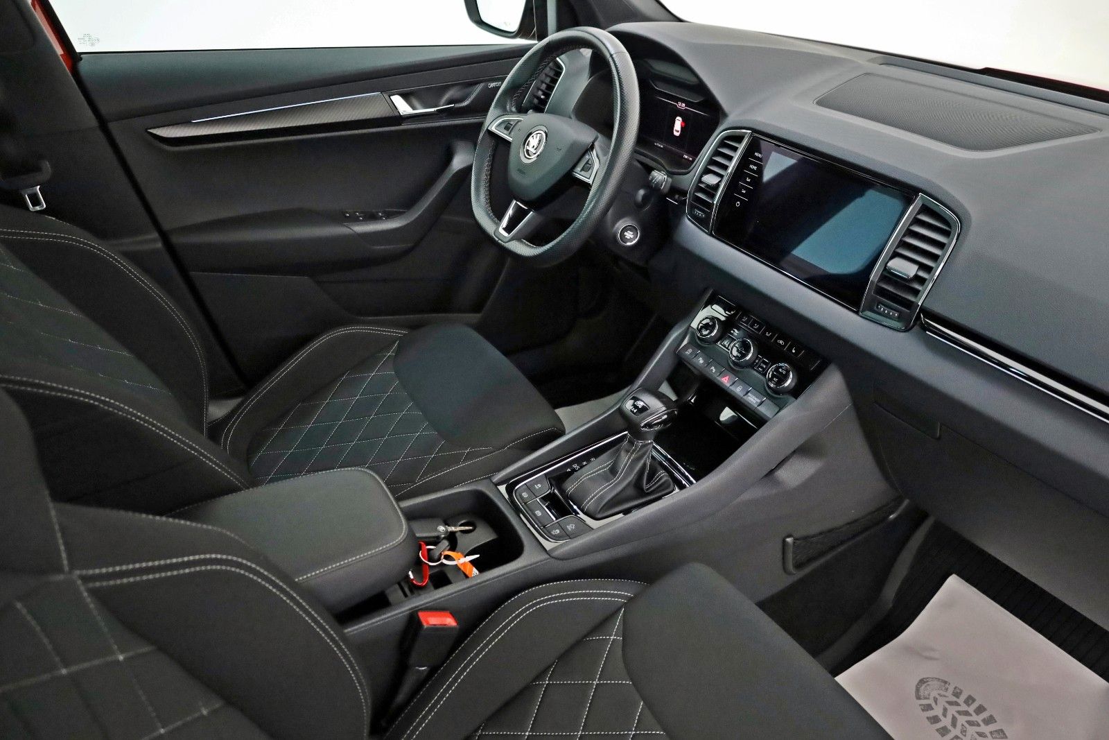 Fahrzeugabbildung SKODA Karoq Sportline 4x4 Navi,LED,Panorama,Apple CarP