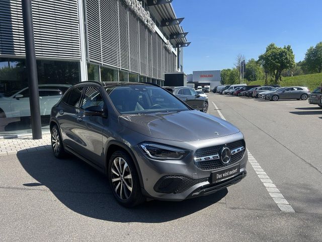 Mercedes-Benz GLA 220