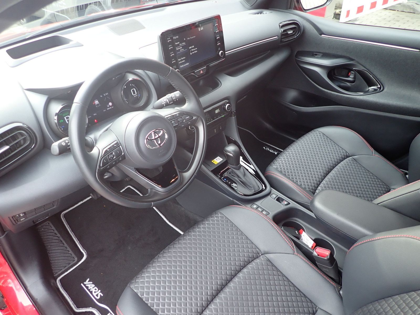 Fahrzeugabbildung Toyota Yaris 1.5 Hybrid Premiere Edition, HUD,ACC