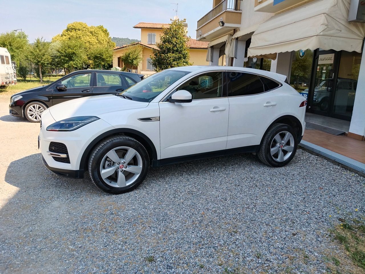 Jaguar E-Pace 2.0D I4 163 CV AWD Auto R-Dynamic imagem 3