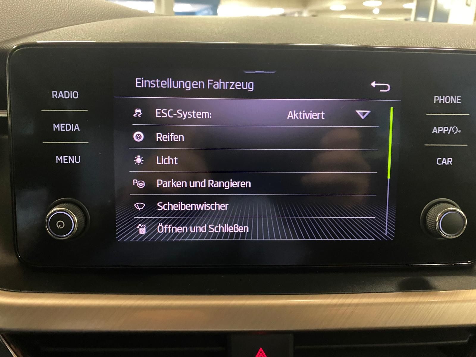 Fahrzeugabbildung SKODA Kamiq 1.5 TSI ACT Style AHK+APP+KLIMA+PDC+LED+++