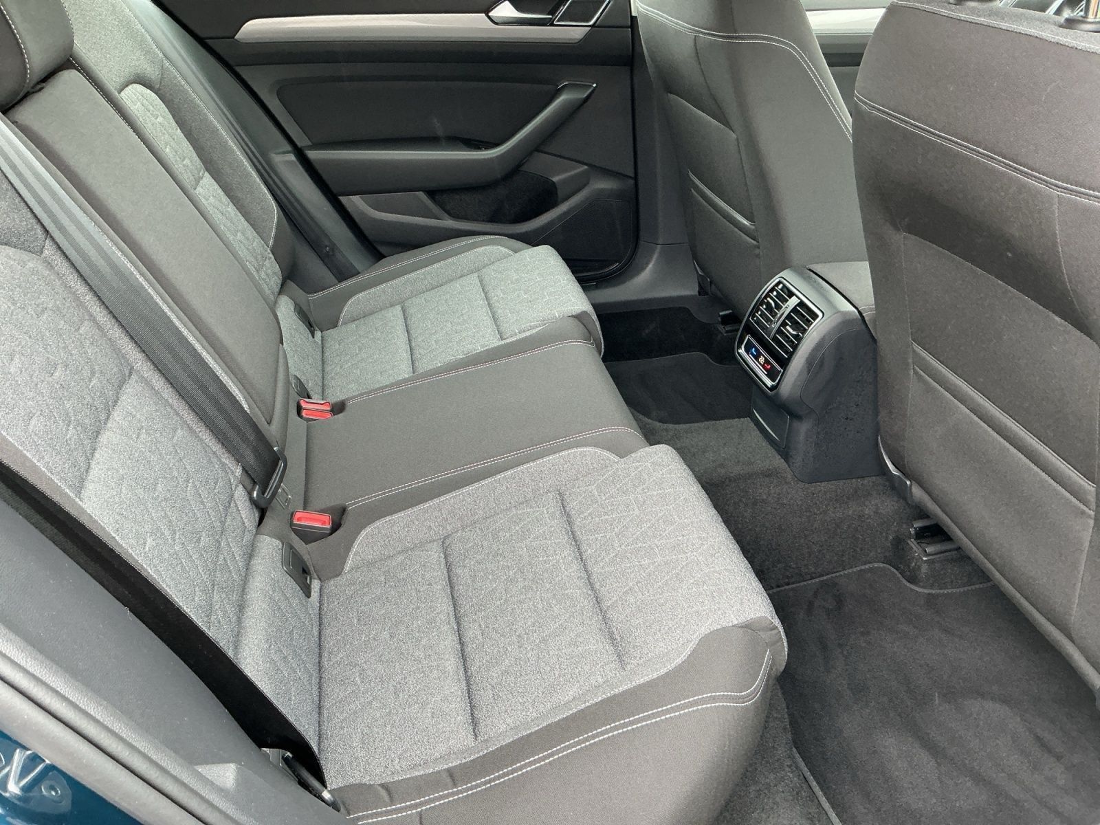 Volkswagen Passat Variant - Bild 16