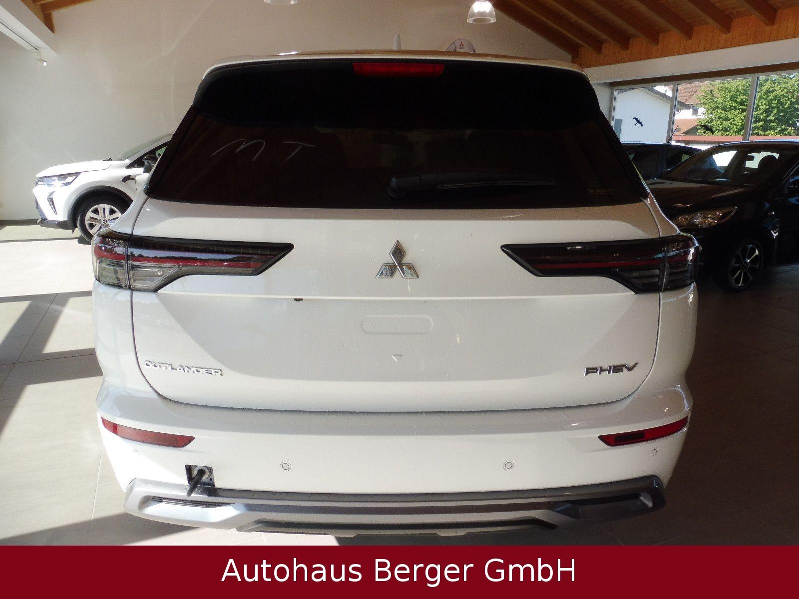 Mitsubishi Outlander 2.4 PHEV 4WD Top mit Luxury-Paket