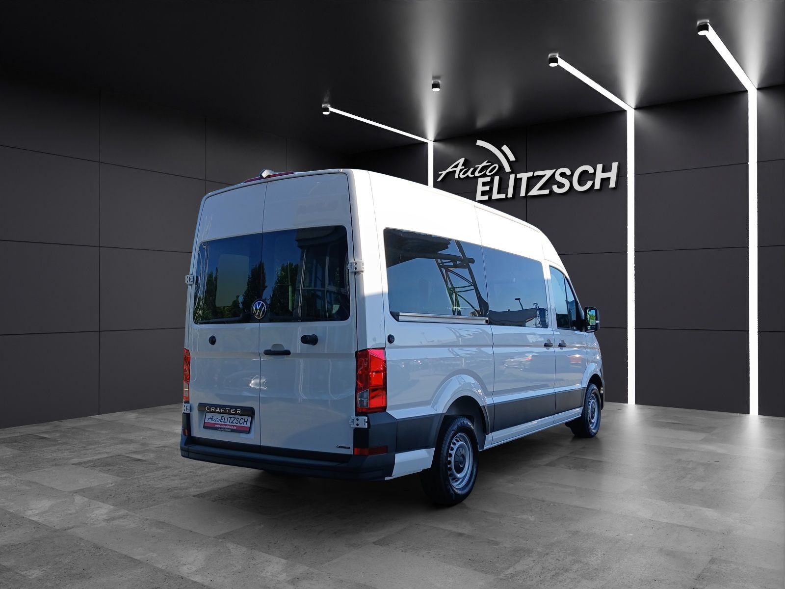 Fahrzeugabbildung Volkswagen Crafter Kasten TDI 130 kW MR 4 MOTION TLED RearV