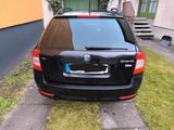 Skoda Octavia 1.8 TSI Kombi - Skoda Octavia aus 2012 mit Benzin-Antrieb: Kombi