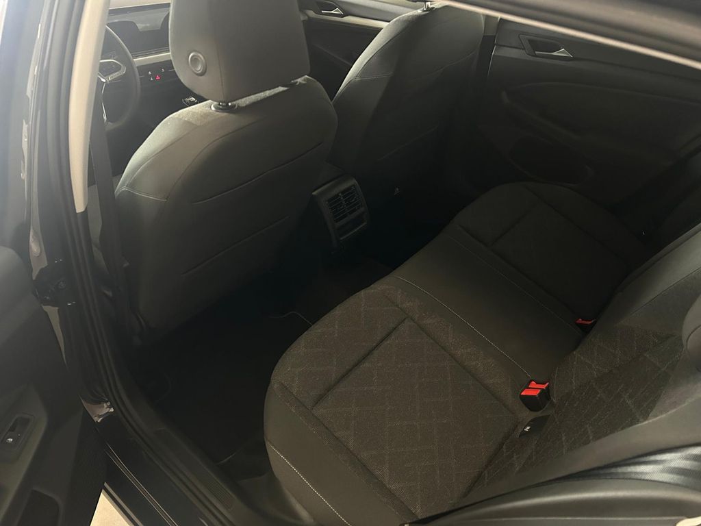 Volkswagen Golf VIII Var 2.0TDI LIFE*LED*ACC*NAVI*PDC*ViCo*