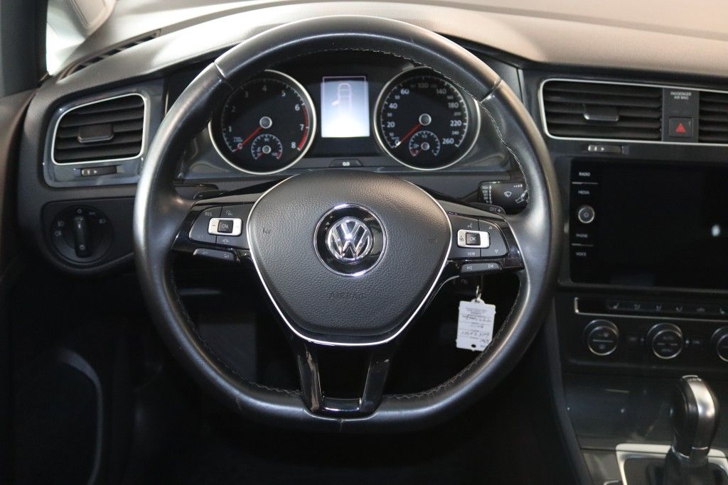 Fahrzeugabbildung Volkswagen Golf 1.0 TSI DSG Navi-Tempo-Bluetooth-SHZ-PDC-