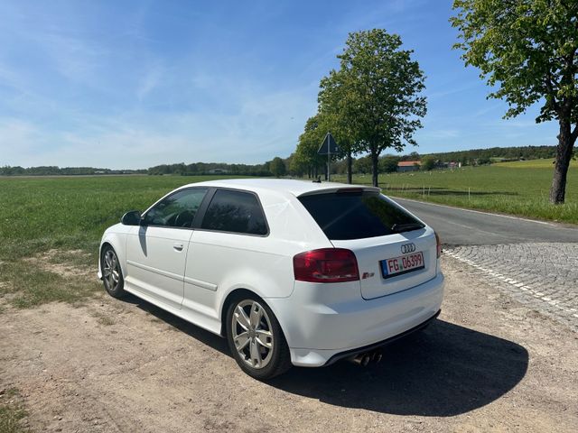 Audi S3 Quattro - Bose - Klima - Bi Xenon - Tag