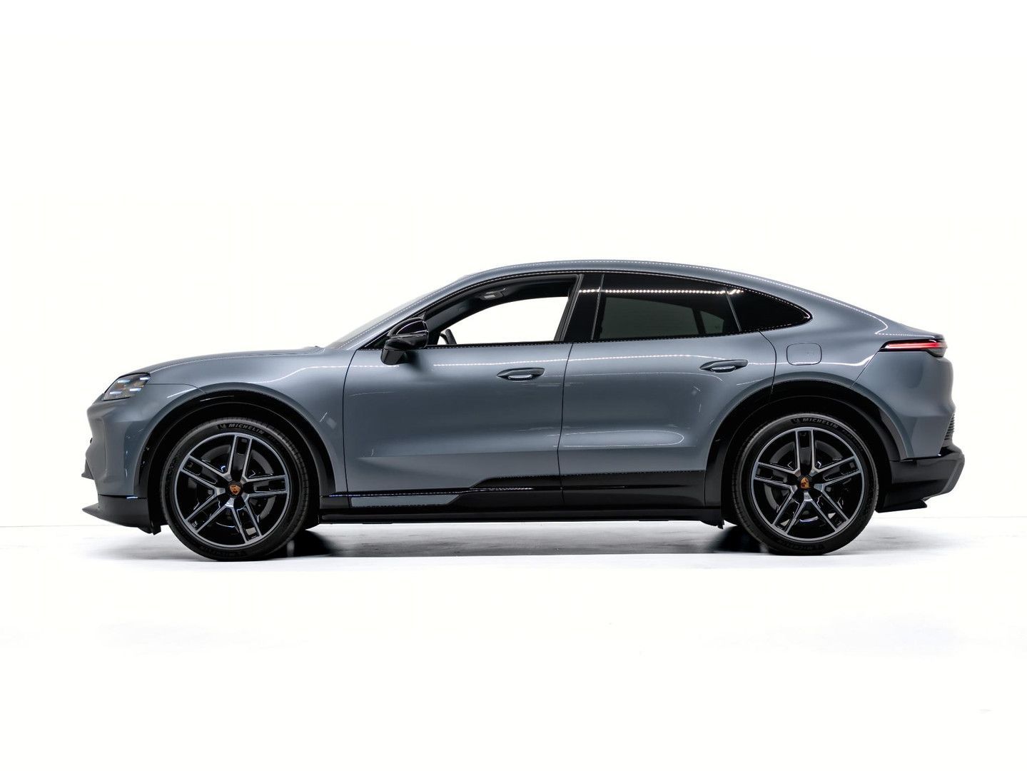 Porsche Cayenne S Coupé Electric imagem 2