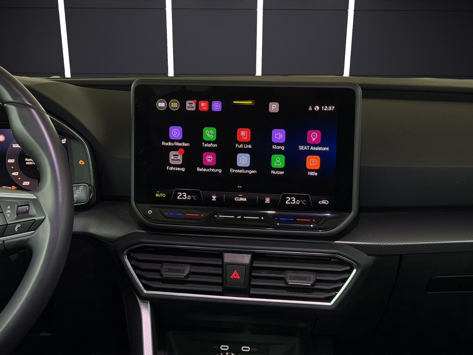 Fahrzeugabbildung SEAT Leon Sportstourer 1.5 TSI 85 kW Style*CarPlay*