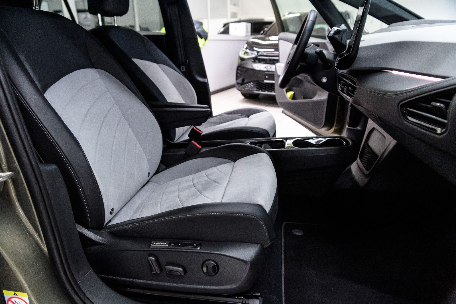 Fahrzeugabbildung Volkswagen ID.3 Pro S IQ-LED+360°KAM+KEYLESS+NAVI+82 kW/h