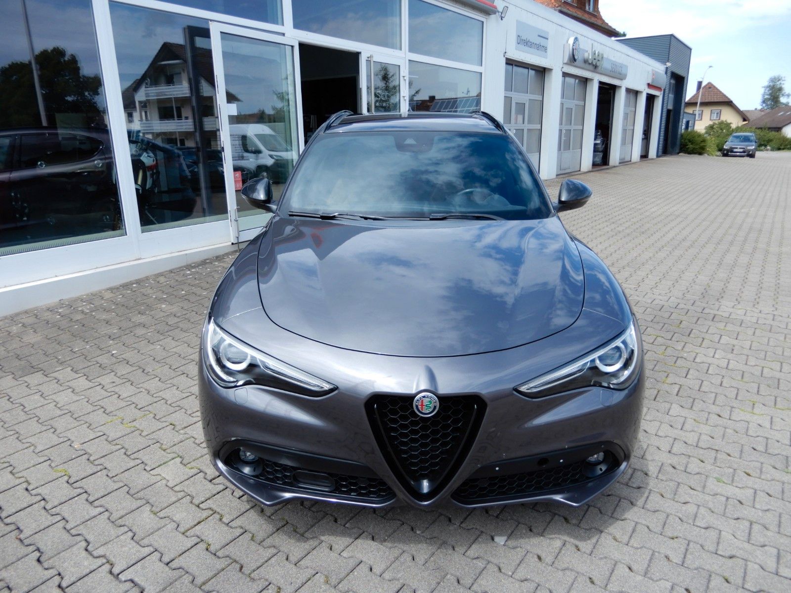 Fahrzeugabbildung Alfa Romeo Stelvio 2.2 Di B-Tech Q4 Navi Leder braun Pano