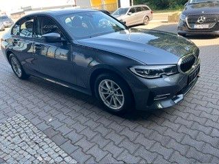 BMW 320 iA Sport Line ACC Glasdach Keyless foto 5