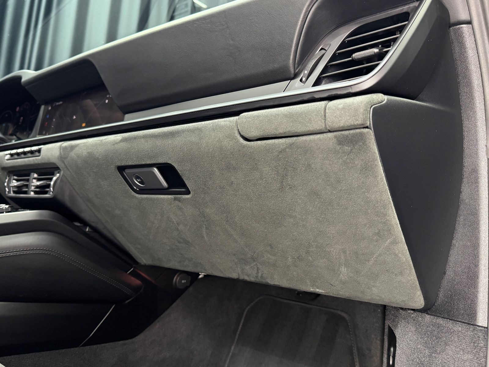 Fahrzeugabbildung Porsche 992.2 911 Carrera GTS T-Hybrid Cabriolet|BOSE|