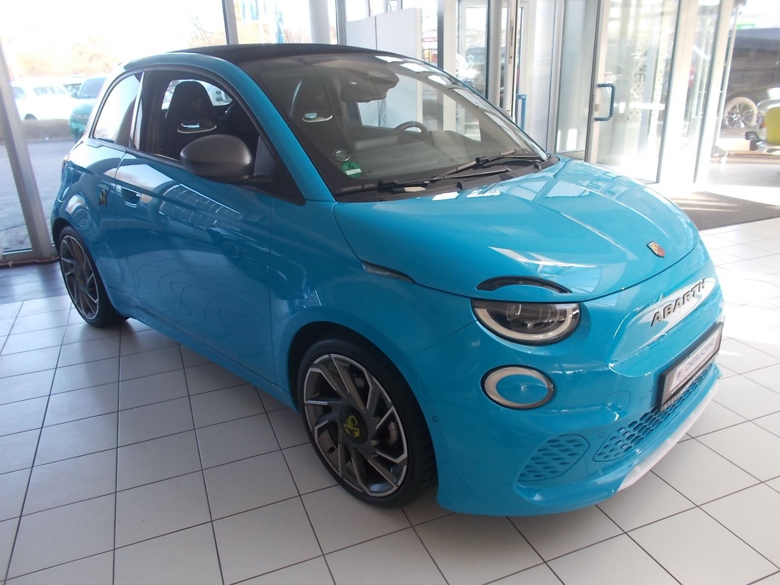 Fahrzeugabbildung Abarth 500 e C Scorpionissima 42kWh