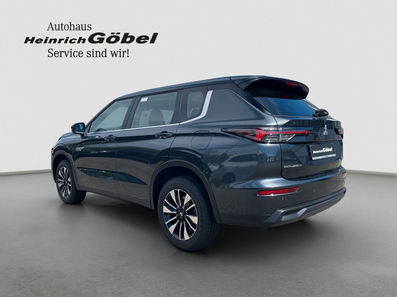 Fahrzeugabbildung Mitsubishi Outlander 2.4 PHEV 4WD Standheizung Tageszulassu