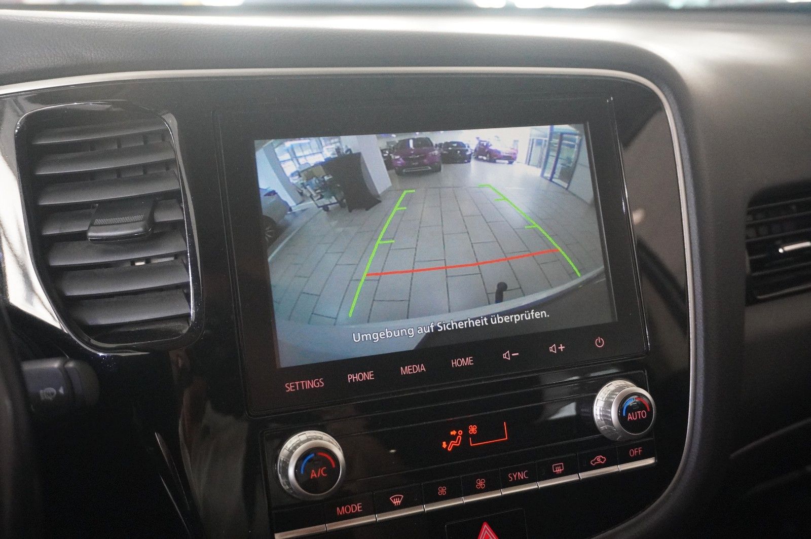 Fahrzeugabbildung Mitsubishi Outlander 2.4 PHEV 4WD NAVI/LED/KAMERA/DAB/AHK