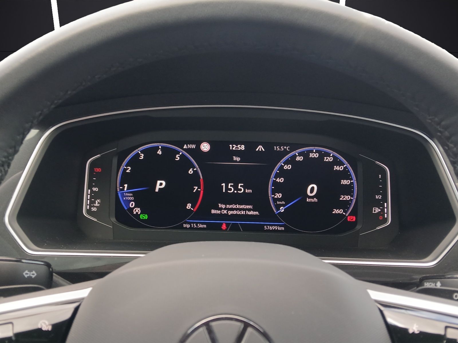 Fahrzeugabbildung Volkswagen Tiguan Allspace TSI R-Line DSG 4M IQ.Light Navi