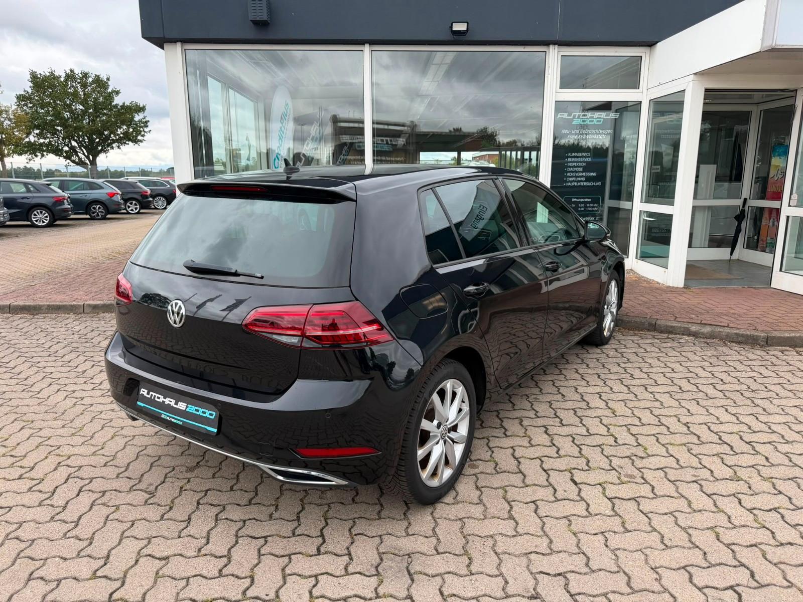 Volkswagen Golf VII Lim. Highline Kamera, LED, Navi