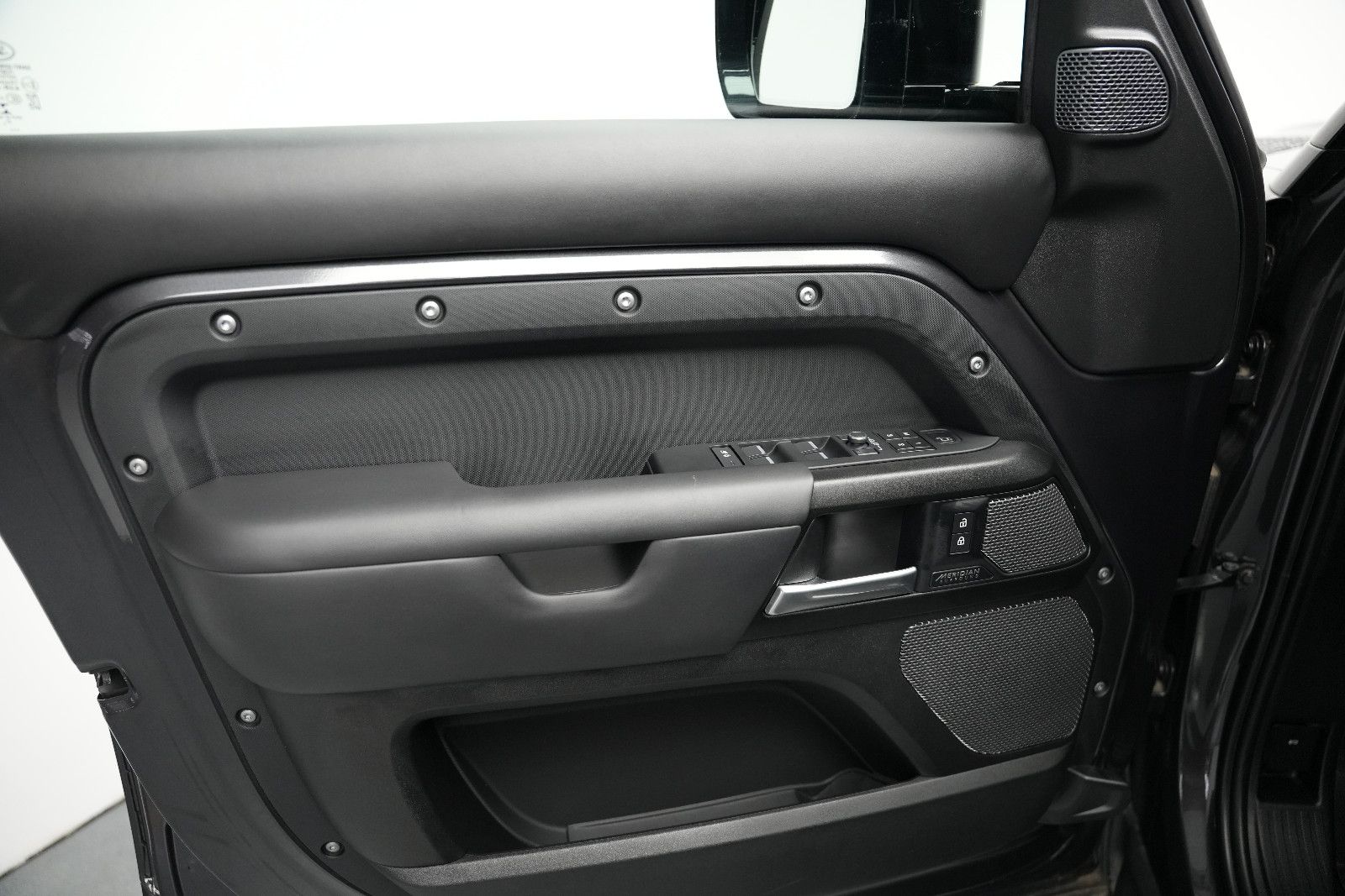 Fahrzeugabbildung Land Rover Defender 110 V8 *Panorama*HUD*Meridian*360°KAM*