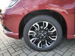 Fahrzeugabbildung Mitsubishi Outlander Plug-in-Hybrid 2.0 4WD+TOP+FAHRASSIS+