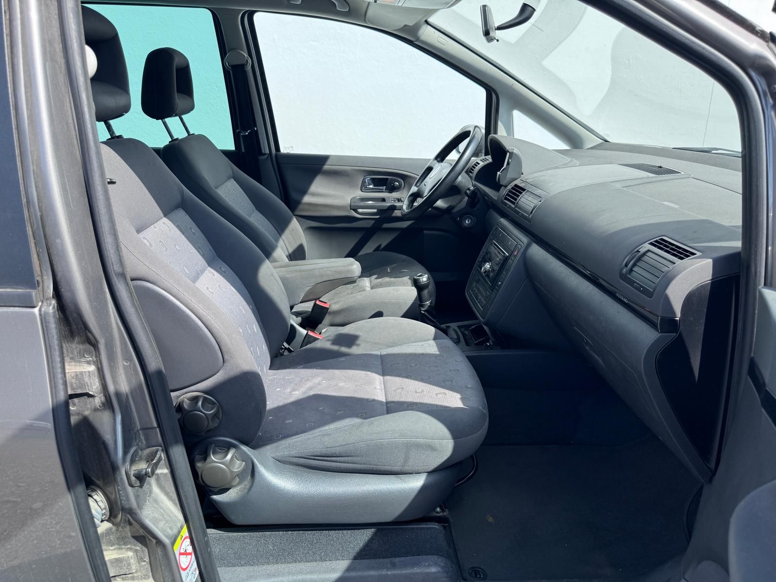 Fahrzeugabbildung Volkswagen SHARAN 1.9 TDI TRENDLINE/8xBEREIFUNG