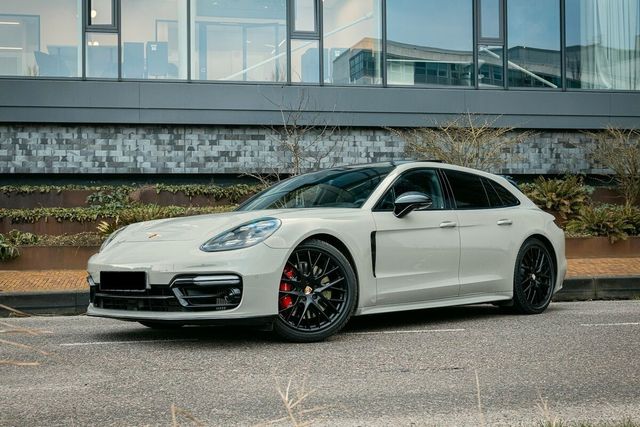 Porsche Panamera GTS Sport Turismo