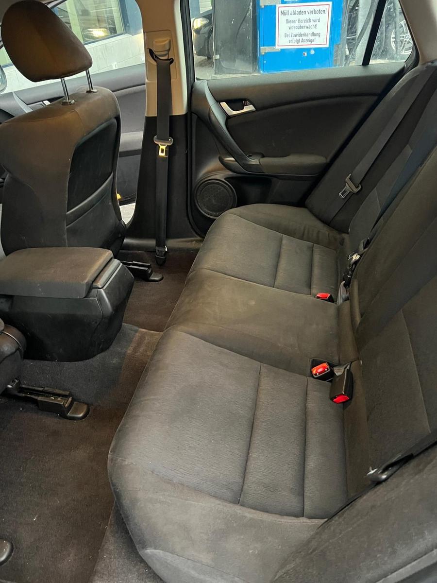 Honda Accord 2011 — photo 11