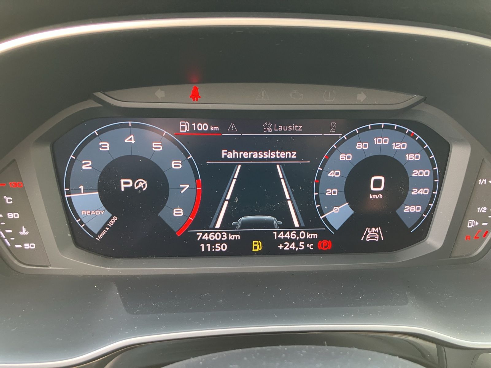 Fahrzeugabbildung Audi Q3 40 TFSI quattro S-tronic LED 18" AVC SHZ