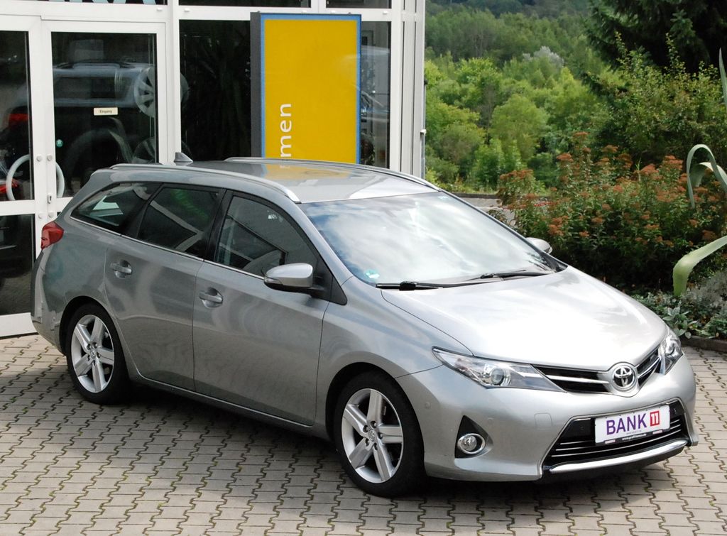 Toyota Auris Touring Sports
