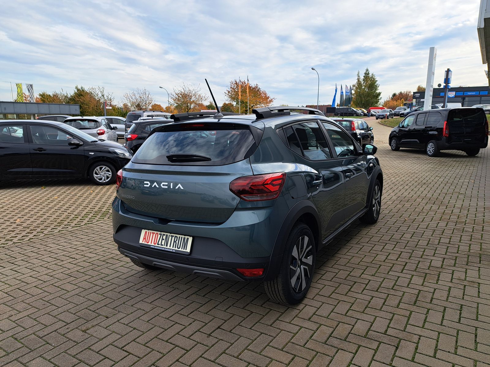 Fahrzeugabbildung Dacia Sandero Stepway Expression KAMERA APP-CONNECT