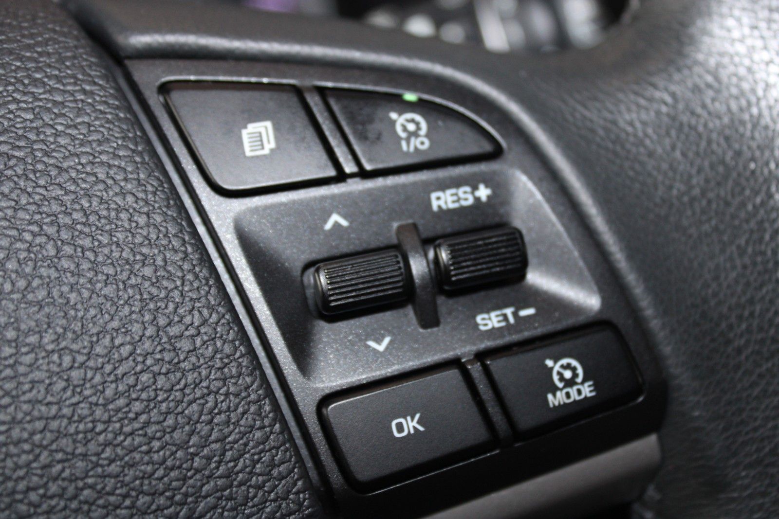 Fahrzeugabbildung Hyundai TUCSON STYLE Aut. NAVI AHK LED SHZ CAM uvm.
