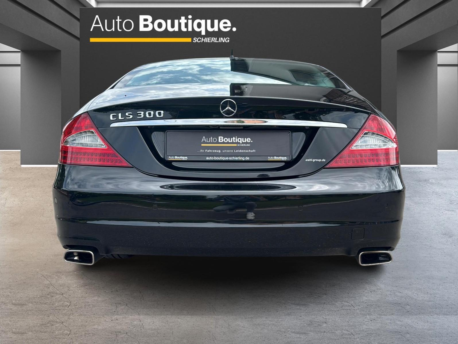 Mercedes-Benz CLS 300 7G-TRONIC /NAVI/LEDER/H&K SOUND/PANO