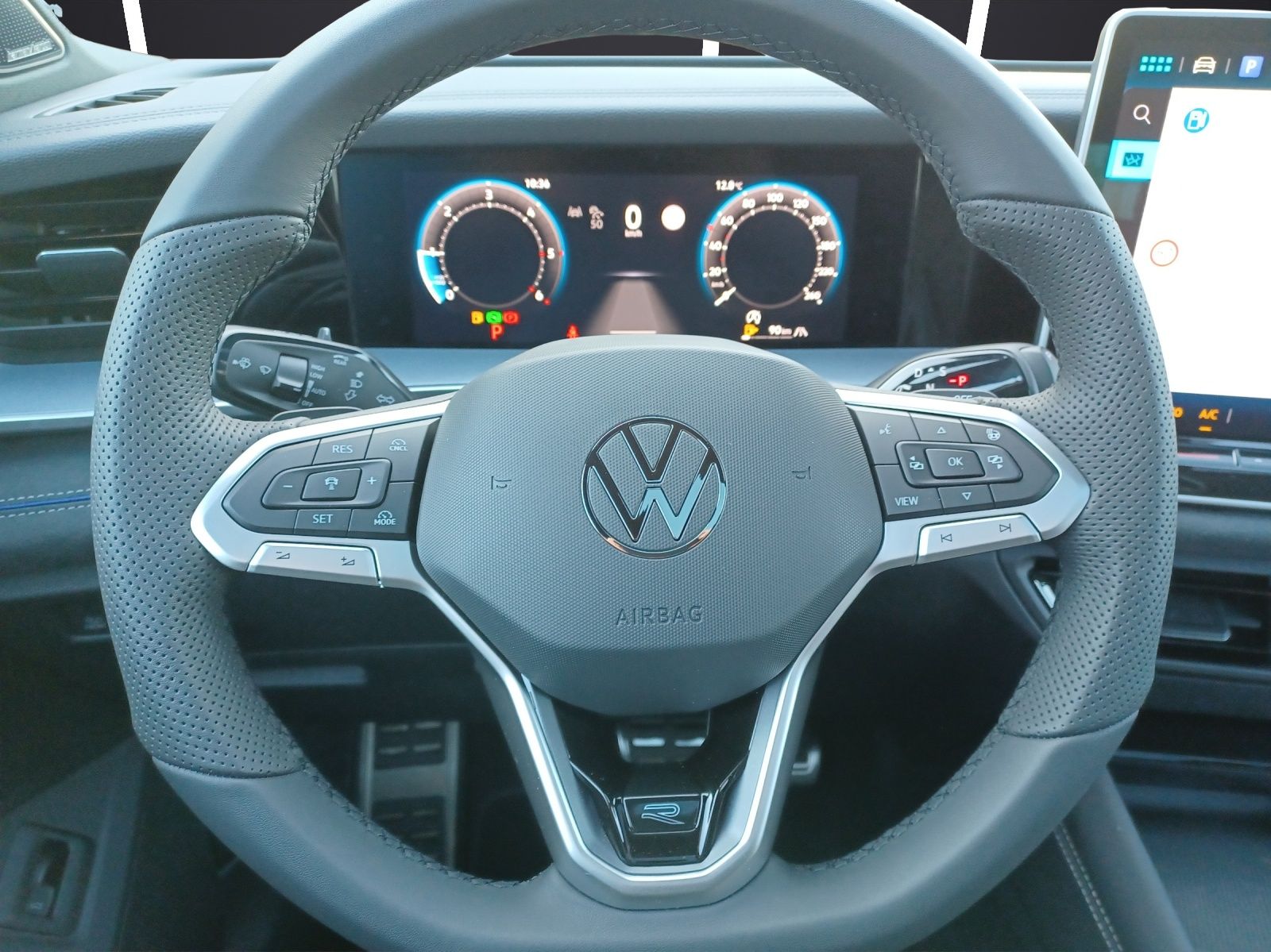 Fahrzeugabbildung Volkswagen Tayron TDI R-Line DSG 4M AHK STH