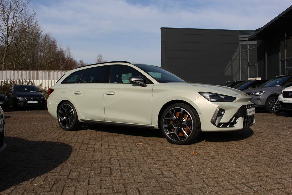 Fahrzeugabbildung CUPRA Leon Sportstourer VZ 1.5 e-Hybrid DSG Extreme