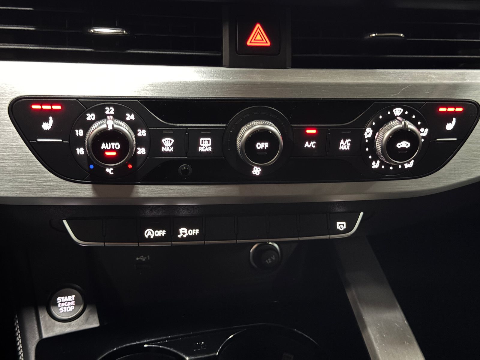 Fahrzeugabbildung Audi A4 35 TDI S-LINE BLACK RS4 SITZE MASSAGE VIRTUAL