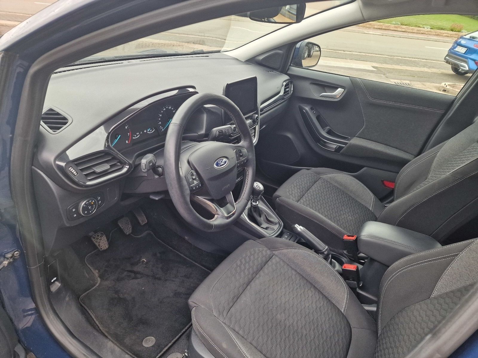 Fahrzeugabbildung Ford Puma Titanium, Winterpaket, schwarze Alus,Navi,N
