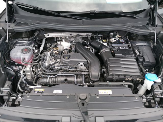 Tiguan R-Line 1.5 eTSI DSG AHK+NAVI+NEUES MODELL
